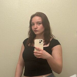 Meet your Posher, Kayla